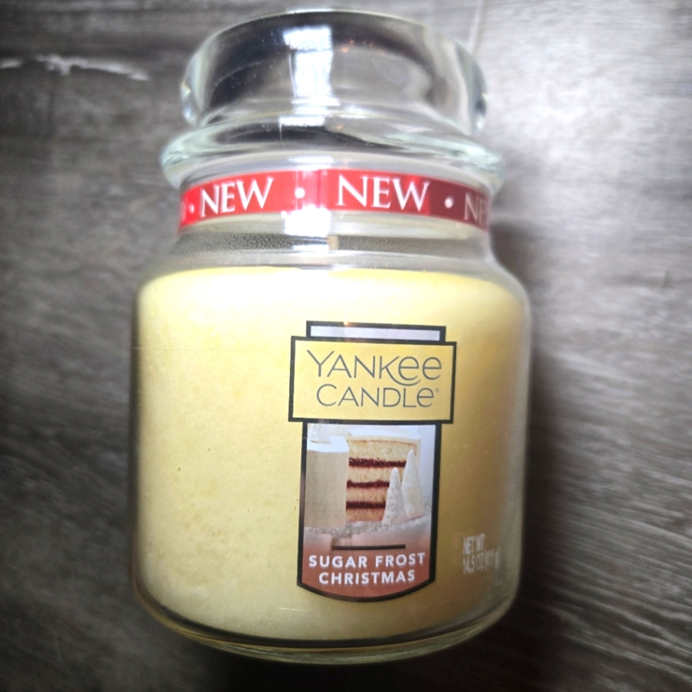 Yankee Candle 14.5 oz Original medium Jar - Sugar Frost‎ Christmas Scent …